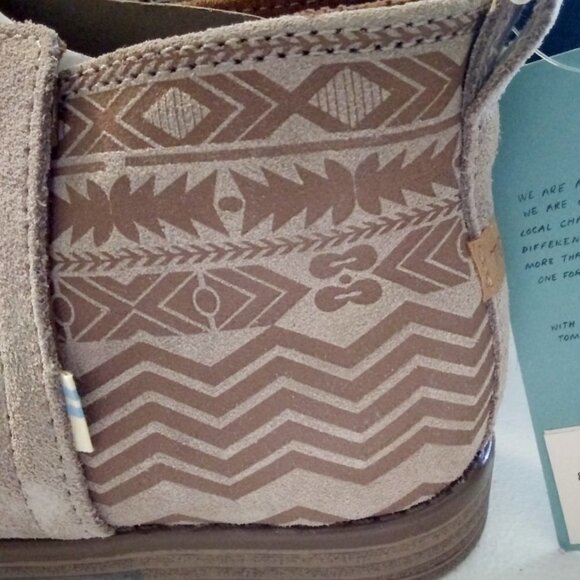 NIB Toms Deia Suede Ankle Boots Youth Size 5.5 MSRP $70 - Picture 2 of 13